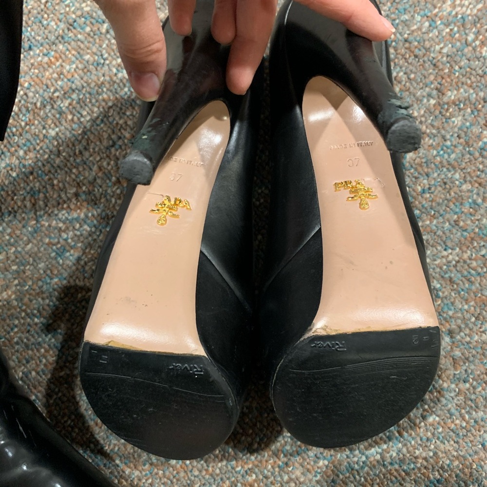 Prada heels - Picture 4 of 5